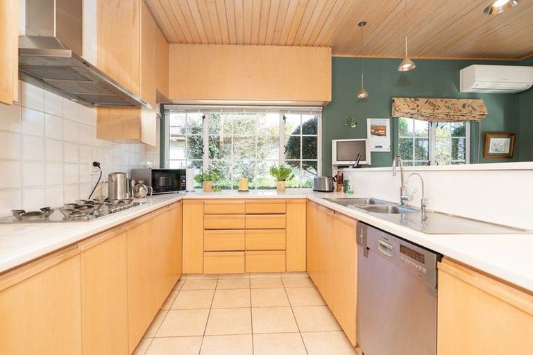 Photo of property in 145 Clarence Street, Hamilton Lake, Hamilton, 3204