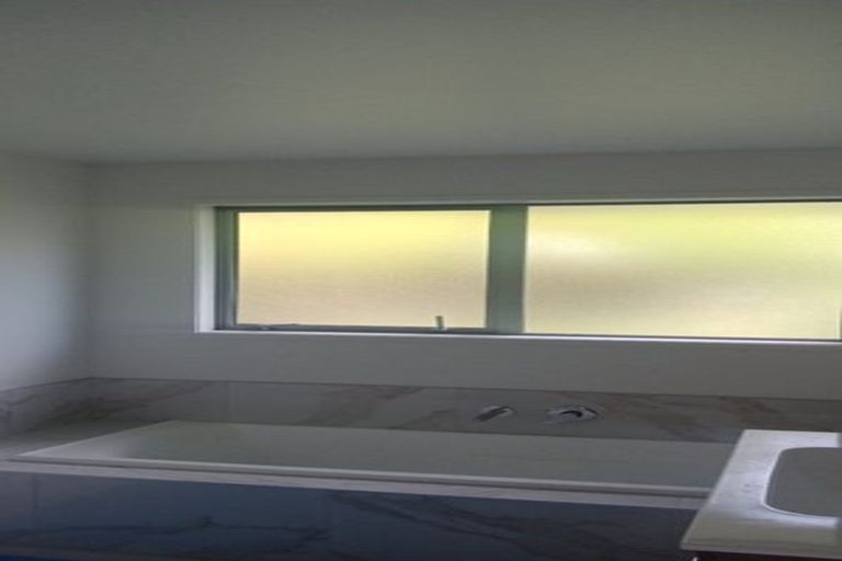 Photo of property in 137/2b Seaview Road, Westown, New Plymouth, 4310