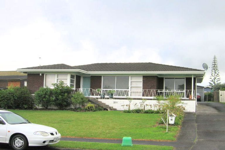 Photo of property in 2/29 Booralee Avenue, Botany Downs, Auckland, 2010