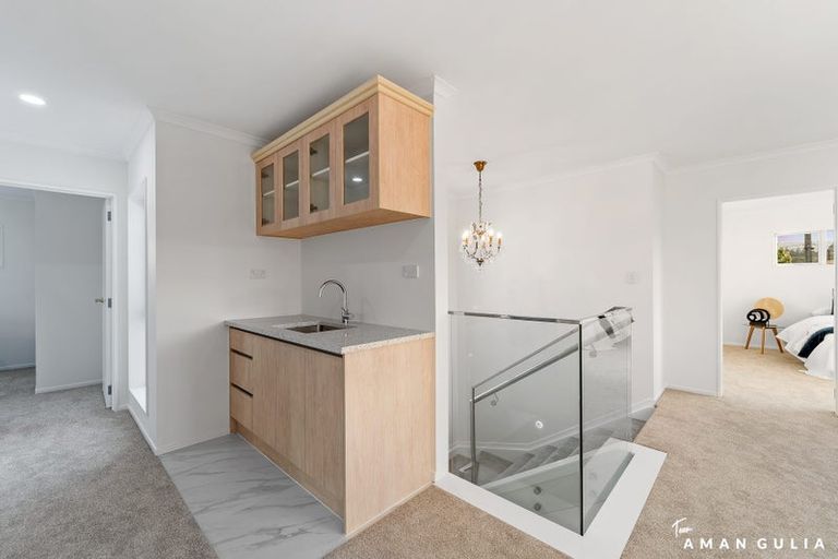 Photo of property in 208a Henderson Valley Road, Henderson, Auckland, 0612