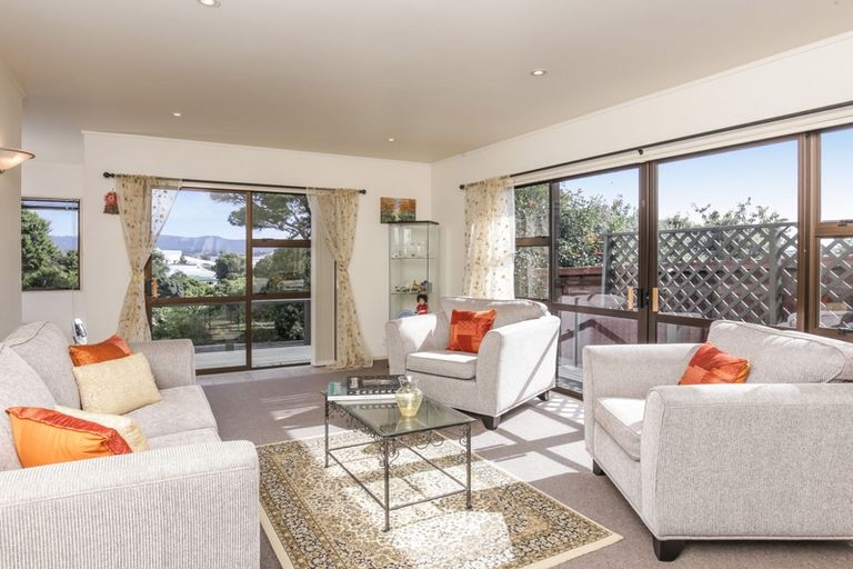Photo of property in 2/36 Takapu Street, Henderson, Auckland, 0612