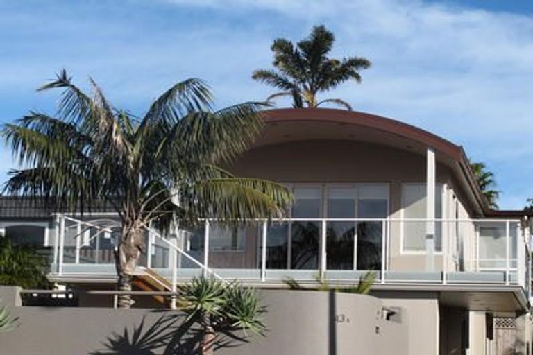 Photo of property in 1/43 Castor Bay Road, Castor Bay, Auckland, 0620