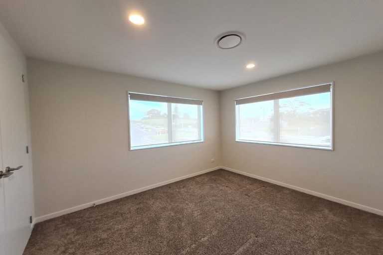 Photo of property in 109 Medallion Drive, Oteha, Auckland, 0632