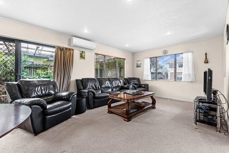 Photo of property in 10 Gunner Drive, Te Atatu Peninsula, Auckland, 0610