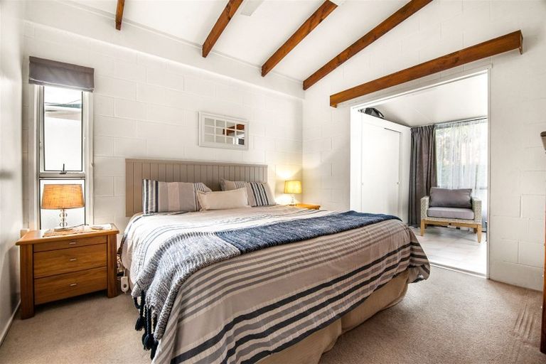 Photo of property in 23 Hatton Road, Orewa, 0931