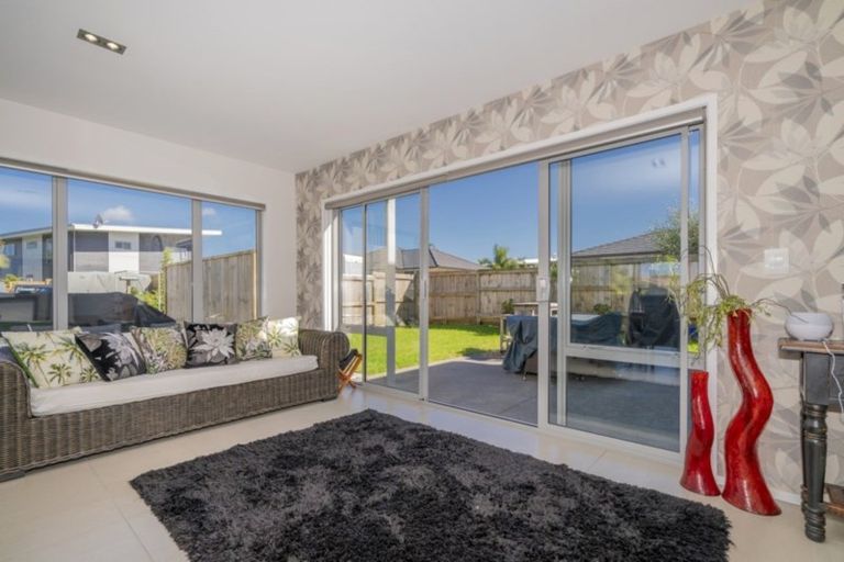 Photo of property in 10 Aquila Drive, Whitianga, 3510