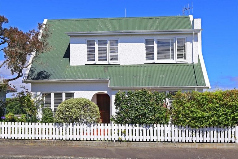 Photo of property in 6 Coleman Terrace, Hospital Hill, Napier, 4110