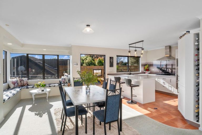 Photo of property in 2 Holcombrooke Lane, Welcome Bay, Tauranga, 3175