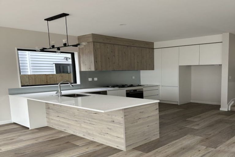 Photo of property in 26 Pohewa Road, Silverdale, 0932