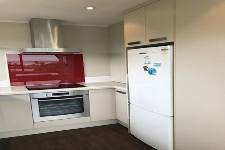 Photo of property in 2/126 Bucklands Beach Road, Bucklands Beach, Auckland, 2012