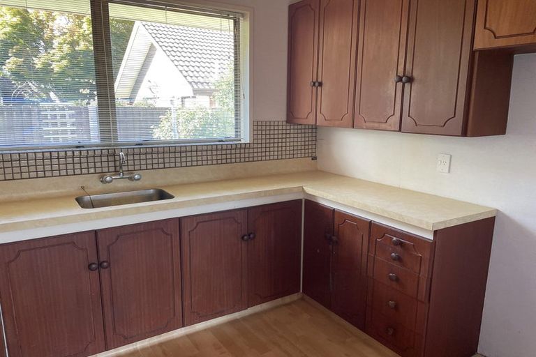 Photo of property in 2/4 Sayers Crescent, Ilam, Christchurch, 8041