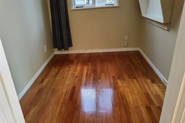 Photo of property in 23 Dale Crescent, Pakuranga, Auckland, 2010