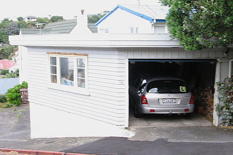 Photo of property in 15 Knoll Street, Island Bay, Wellington, 6023