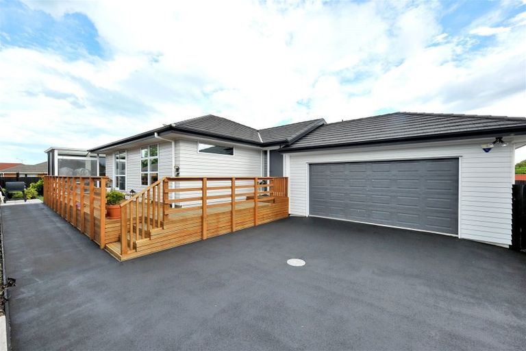 Photo of property in 10 Brightstone Crescent, Aranui, Christchurch, 8061