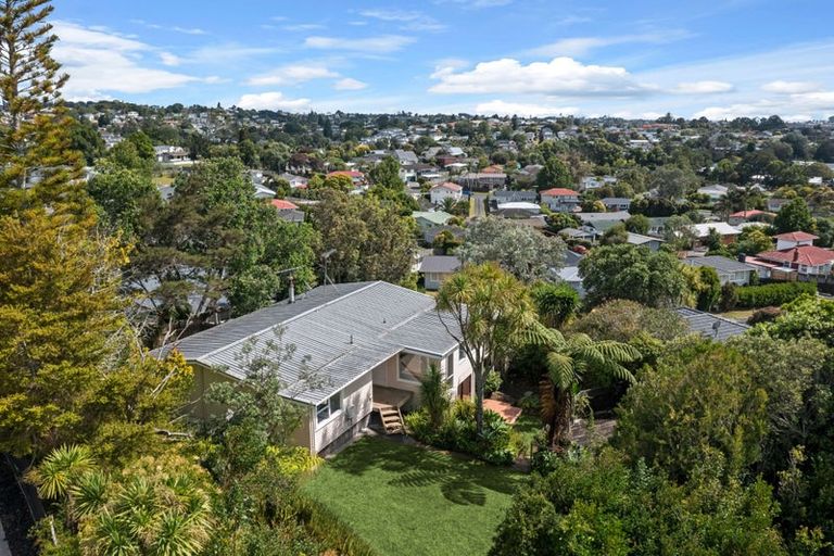 Photo of property in 41 Hatherlow Street, Glenfield, Auckland, 0629