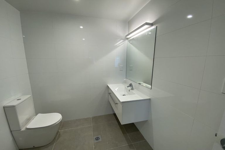 Photo of property in 8 Tagish Way, Orewa, 0931