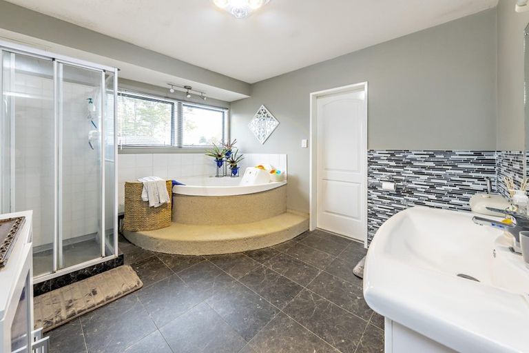 Photo of property in 123 Wattle Farm Road, Wattle Downs, Auckland, 2103