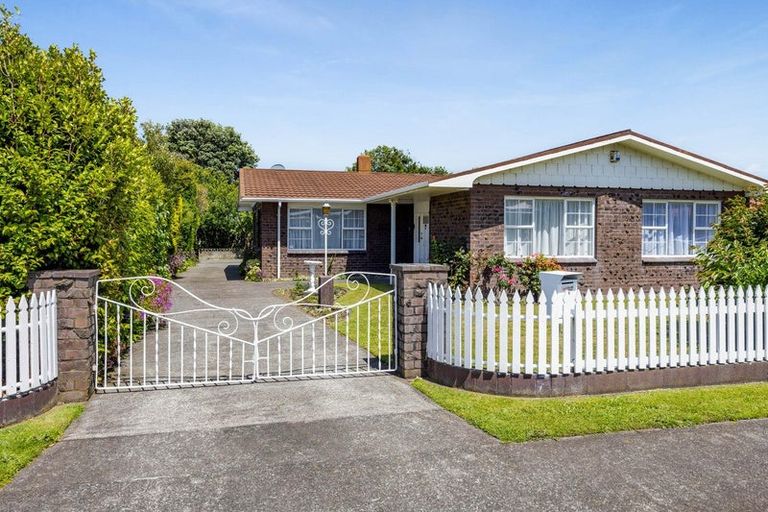 Photo of property in 27 Fairfield Road, Hawera, 4610