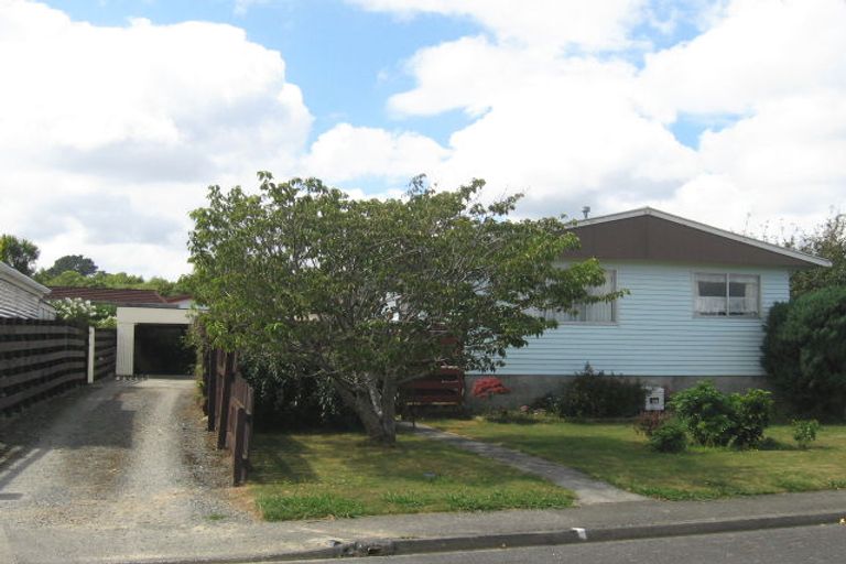 Photo of property in 22a Roband Crescent, Brown Owl, Upper Hutt, 5018