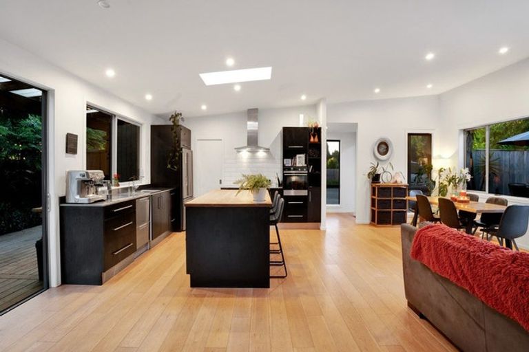 Photo of property in 37a Donnelly Street, Oakura, 4314