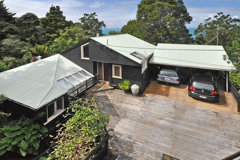 Photo of property in 42 Kauri Road, Laingholm, Auckland, 0604