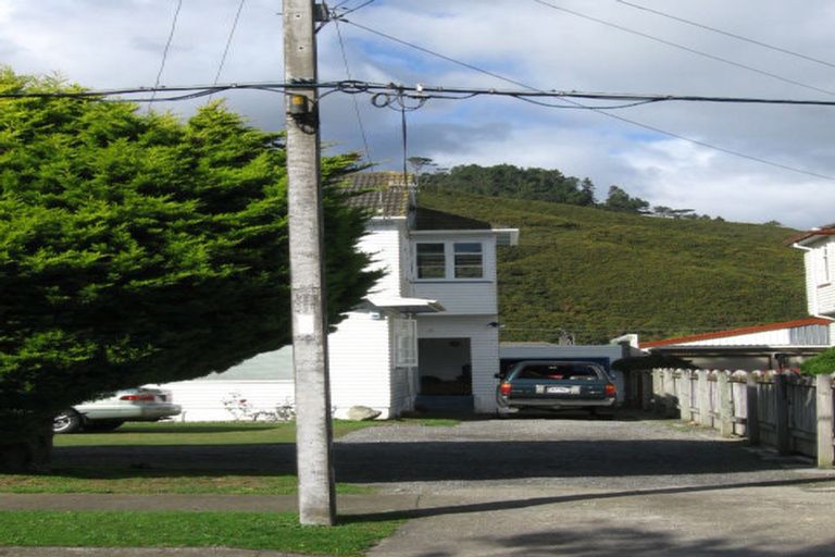 Photo of property in 12 Peck Street, Taita, Lower Hutt, 5011