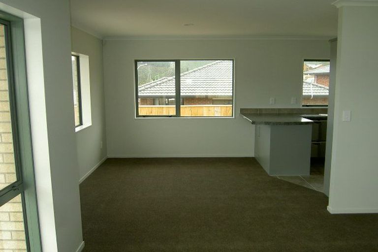 Photo of property in 56 Percy Kinsman Crescent, Riverstone Terraces, Upper Hutt, 5018