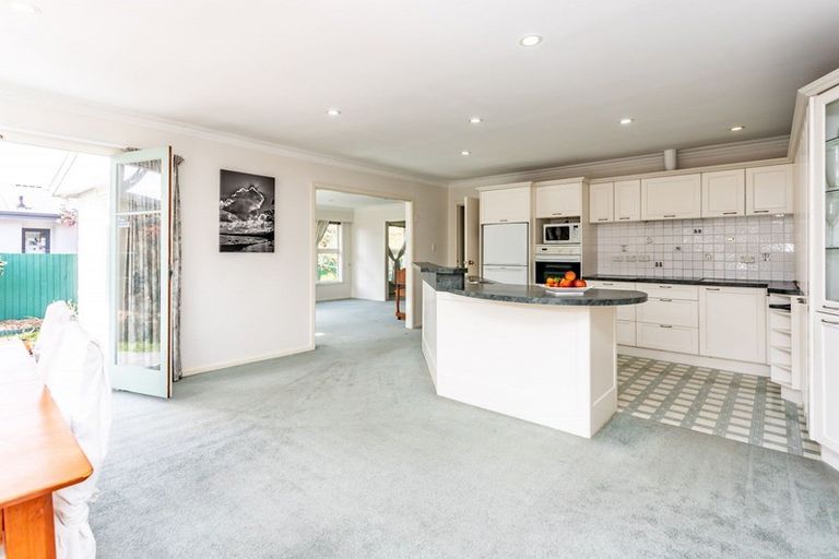 Photo of property in 143 Grahams Road, Burnside, Christchurch, 8053