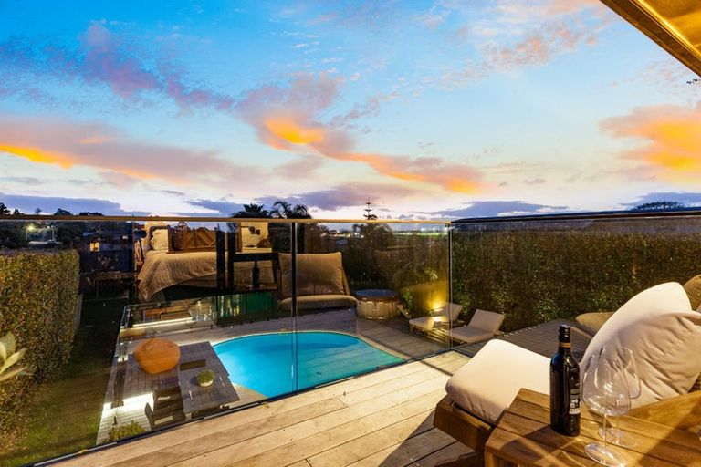 Photo of property in 172 Bleakhouse Road, Mellons Bay, Auckland, 2014