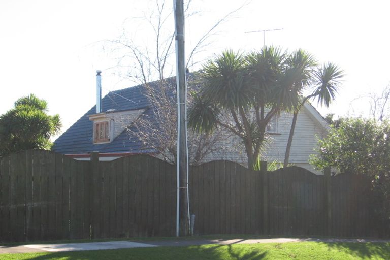 Photo of property in 1 Phillip Avenue, Glen Eden, Auckland, 0602