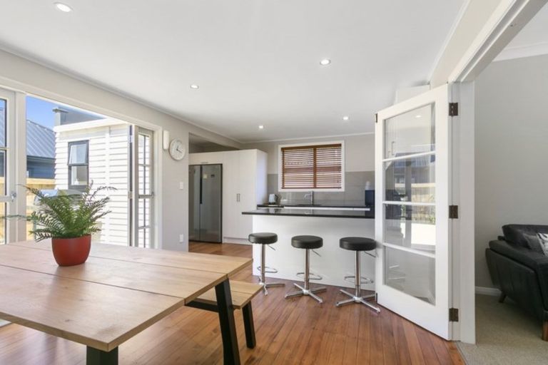 Photo of property in 9b Fergusson Street, Waterloo, Lower Hutt, 5011