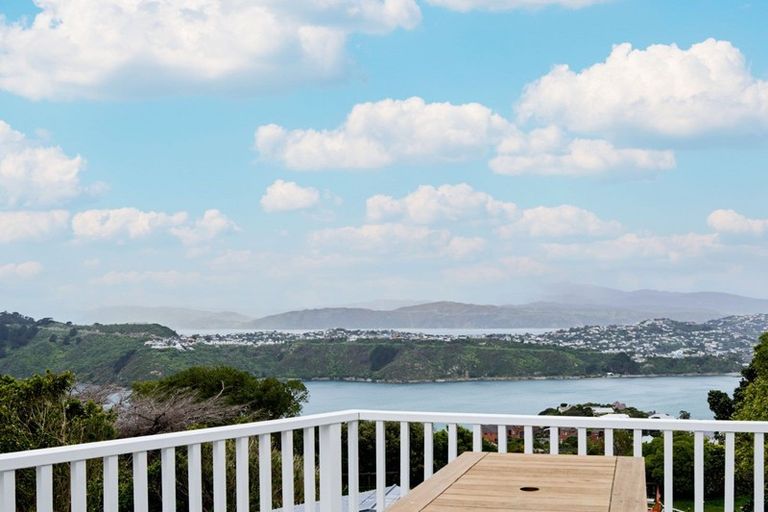 Photo of property in 11 Alexandra Road, Roseneath, Wellington, 6021