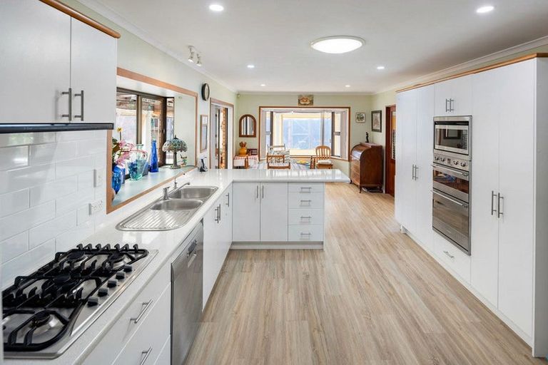 Photo of property in 251 Shakespeare Street, Leamington, Cambridge, 3432