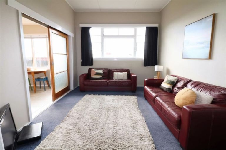 Photo of property in 28 Regent Street, West End, Timaru, 7910