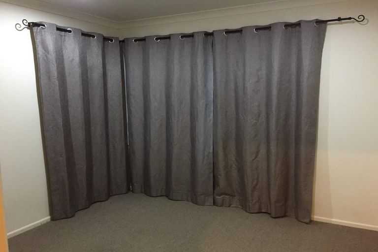 Photo of property in 28 Waterfall Road, Paraparaumu, 5032