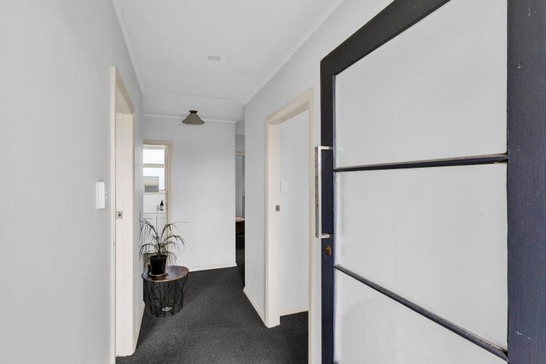 Photo of property in 3 Sutton Place, Hawera, 4610