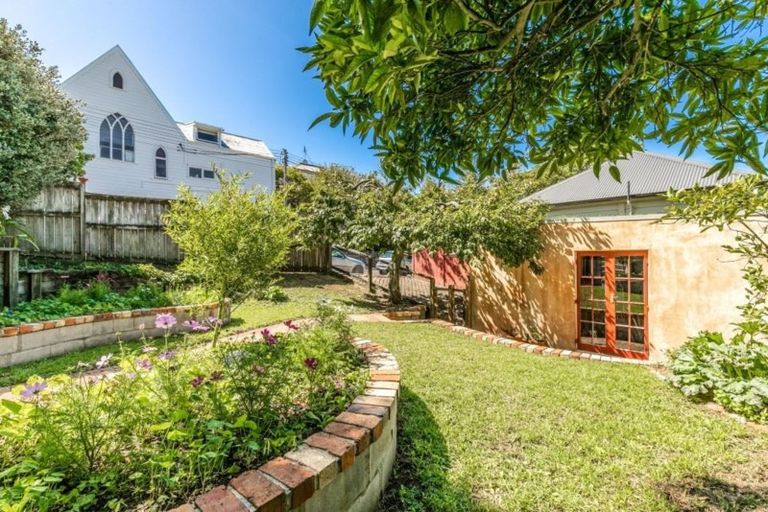 Photo of property in 42 Church Street, Devonport, Auckland, 0624