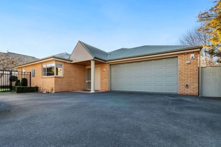 Photo of property in 152 Ilam Road, Ilam, Christchurch, 8041