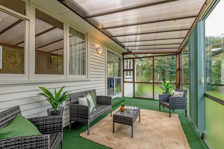 Photo of property in 98 Pahiatua Street, Hokowhitu, Palmerston North, 4410