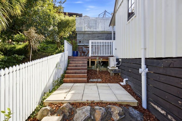 Photo of property in 69 Oxford Street, Lyttelton, 8082