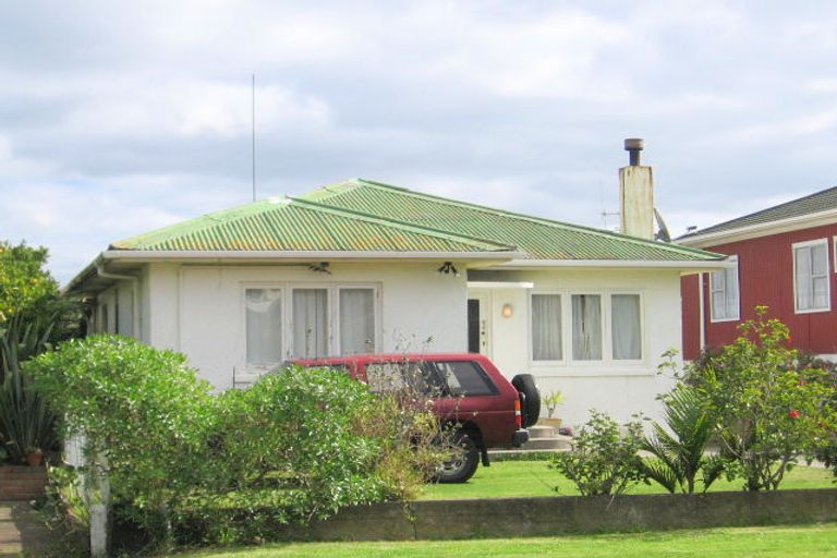 Photo of property in 18 Oceanview Road, Mount Maunganui, 3116