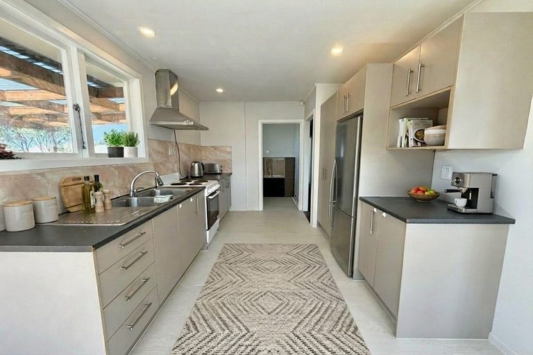 Photo of property in 12 Boundary Road, Clover Park, Auckland, 2019