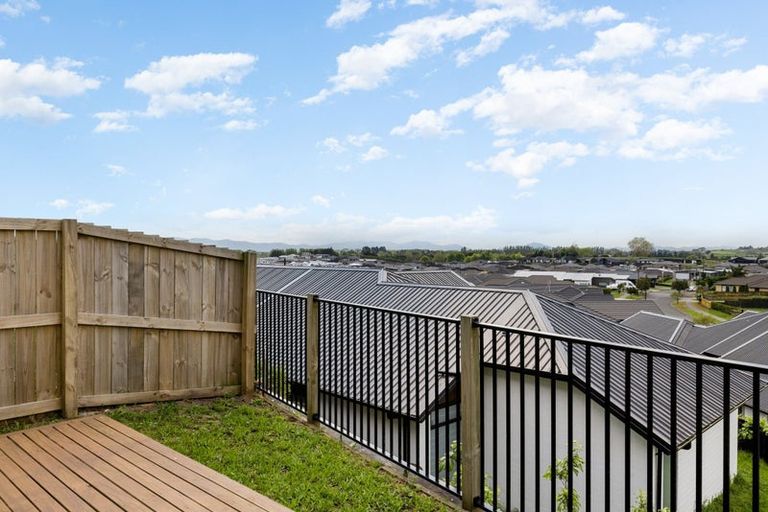 Photo of property in 2/42 Rose Berry Crescent, Flagstaff, Hamilton, 3210