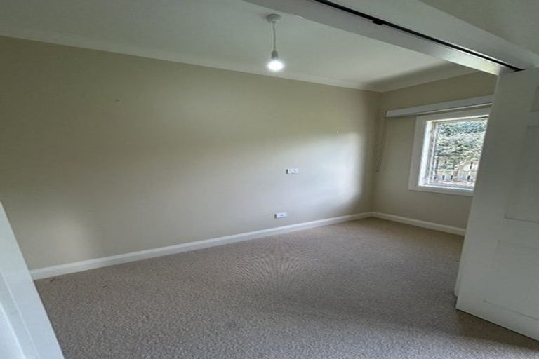 Photo of property in 6 Mckerrow Place, Featherston, 5710