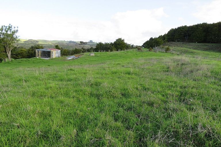 Photo of property in 300 Arapaoa Road, Tinopai, 0593