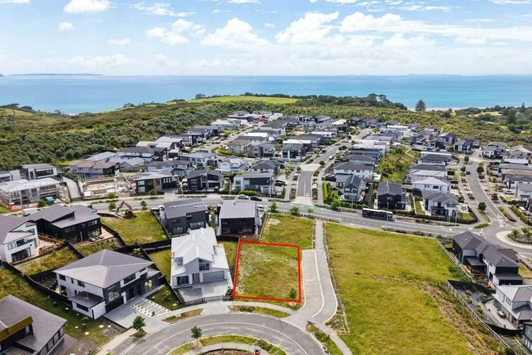 Photo of property in 20 Waitai Close, Long Bay, 0630