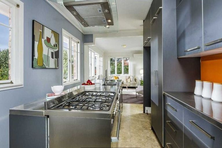 Photo of property in 78a Lake Road, Narrow Neck, Auckland, 0624