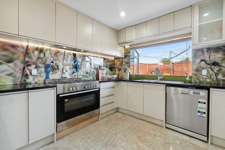 Photo of property in 55 Burswood Drive, Burswood, Auckland, 2013