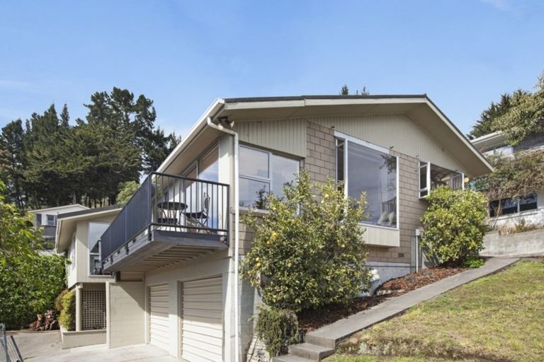 Photo of property in 13 Roseneath Place, Cashmere, Christchurch, 8022