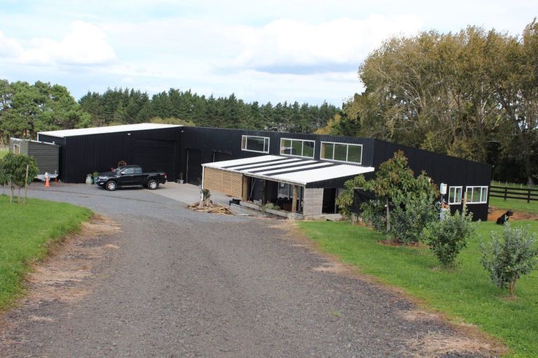 Photo of property in 15 Codlin Road, Waiuku, 2683